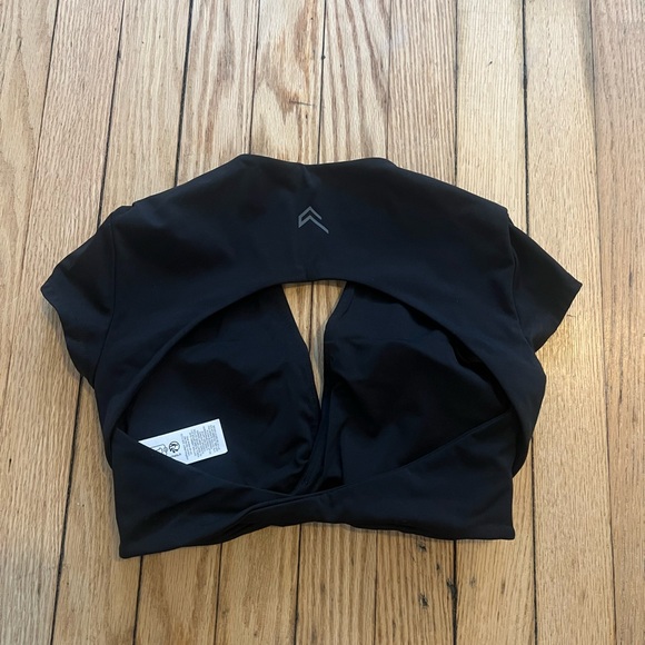 Oner Active Unified Front Twist Top - Picture 2 of 3